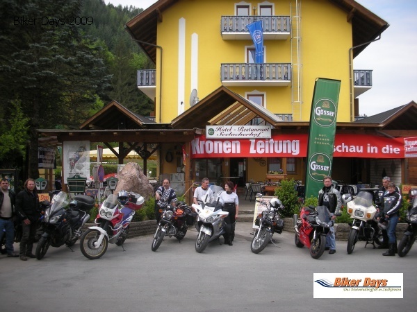Segnung der Biker und deren Motorräder am 1. Mai 2009